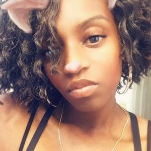 Meet your Posher, Dylasia